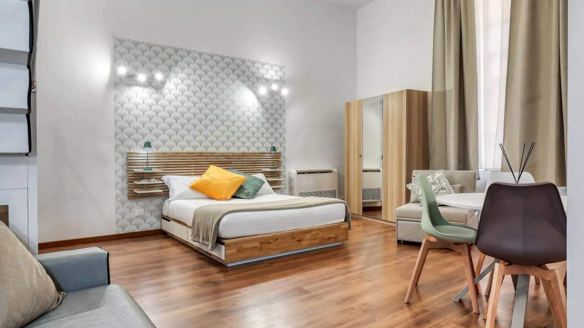 Apartment Atrhome Essential Loft Canova Rome