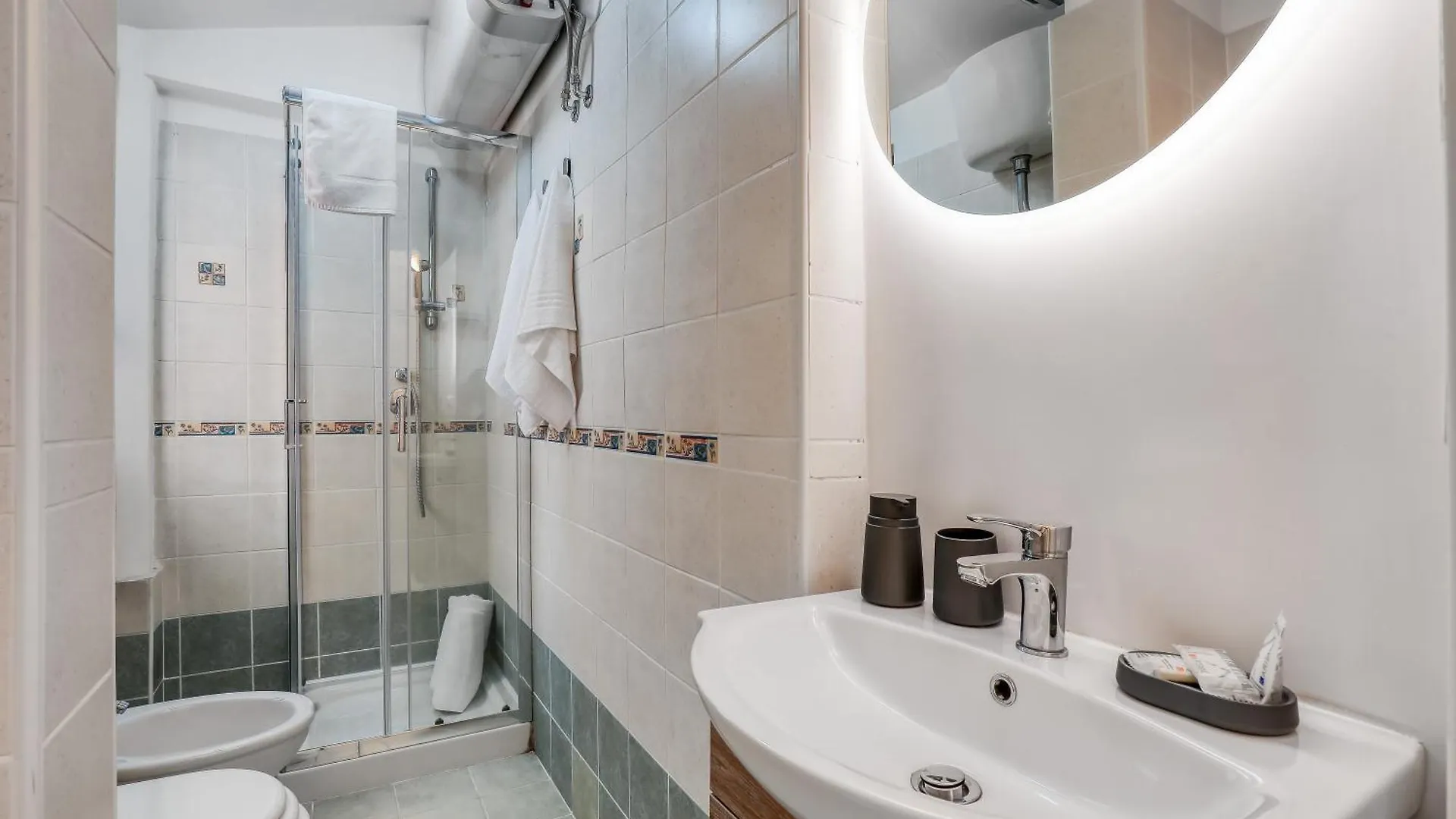 Atrhome Essential Loft Canova Rome Apartment